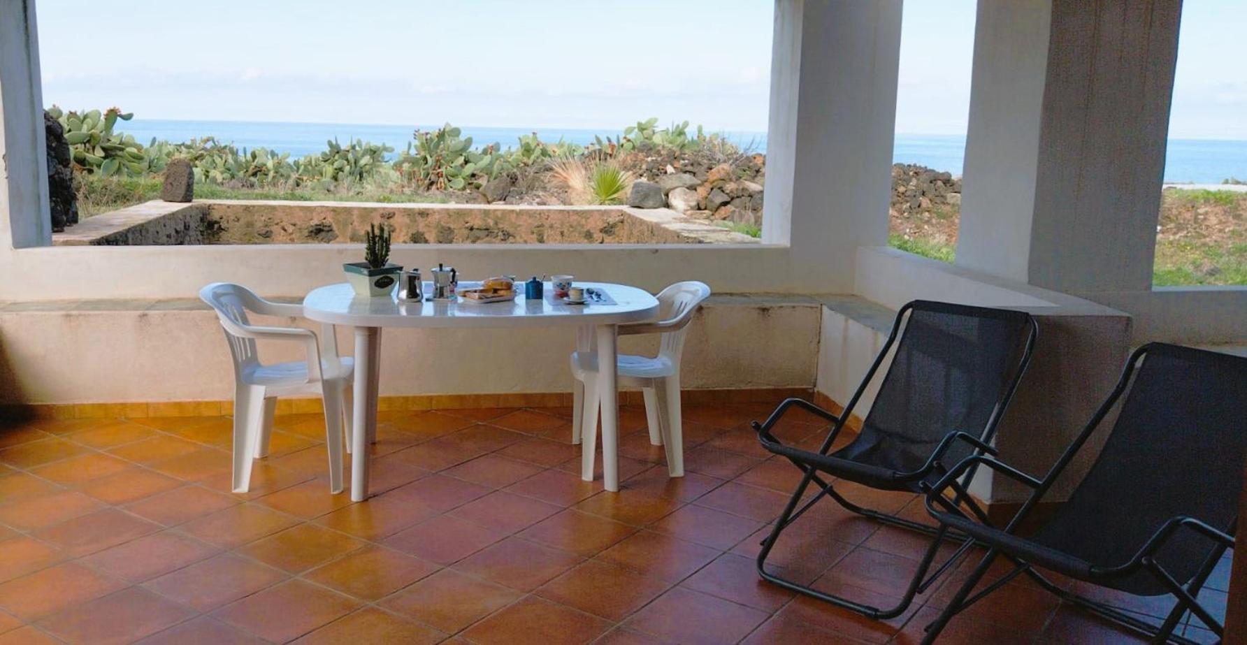 Elio&Mina - Appartamento Con Vista Mare Pantelleria Exterior photo